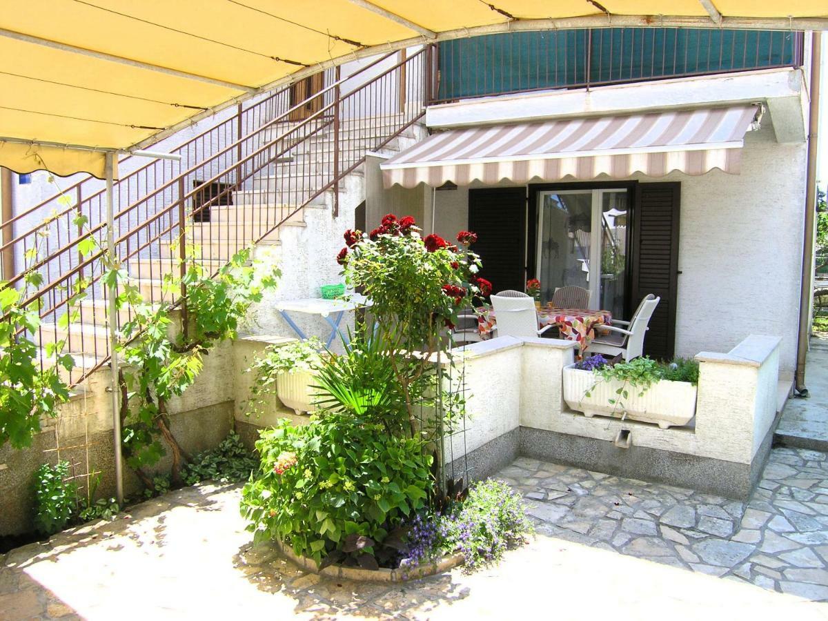 Apartment Zora Krk Town Exterior photo