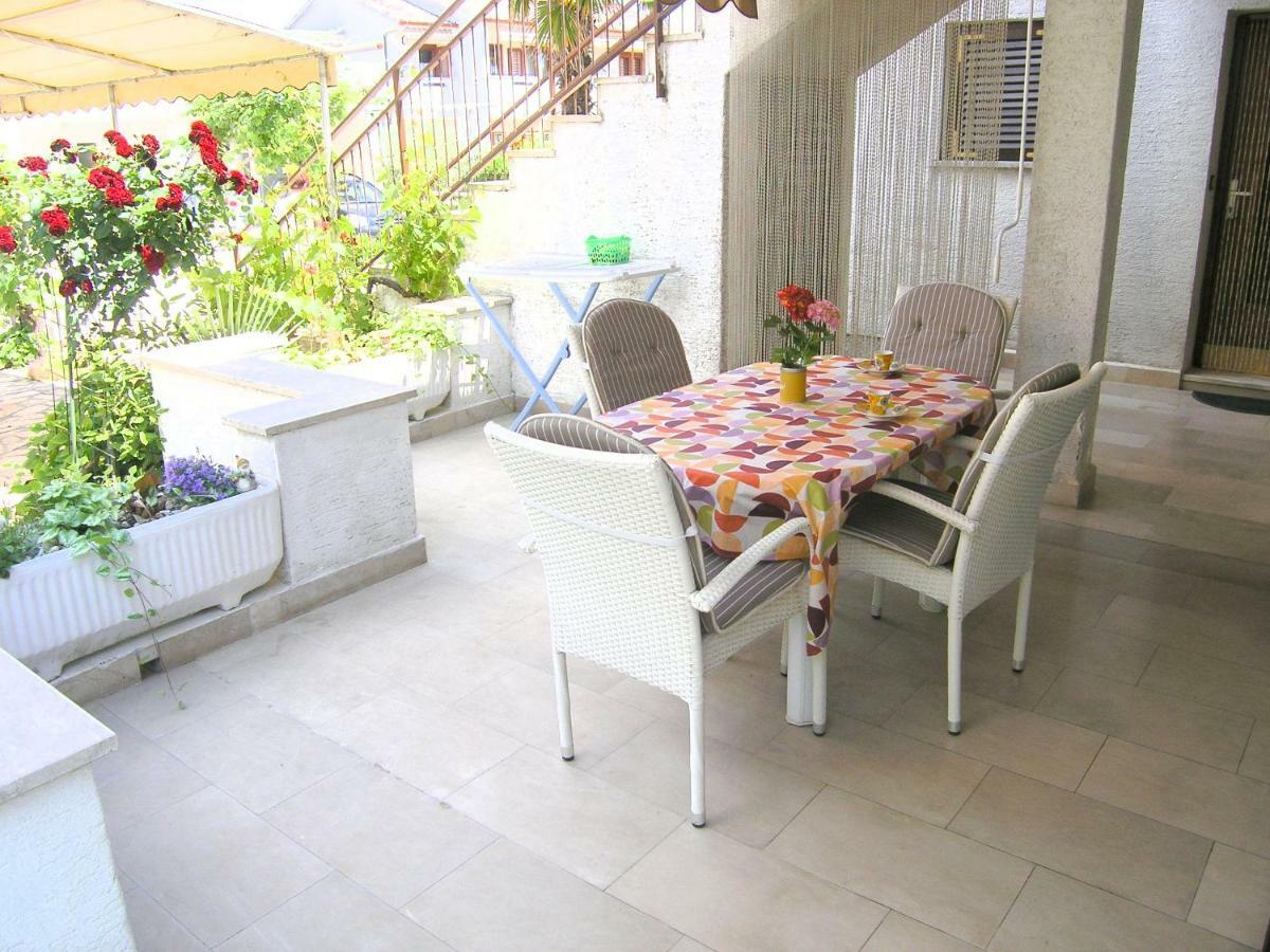 Apartment Zora Krk Town Exterior photo
